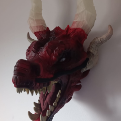 Cabeça de Dragão Decorativa – PLA com Chifres Luminescentes | 3dECshop